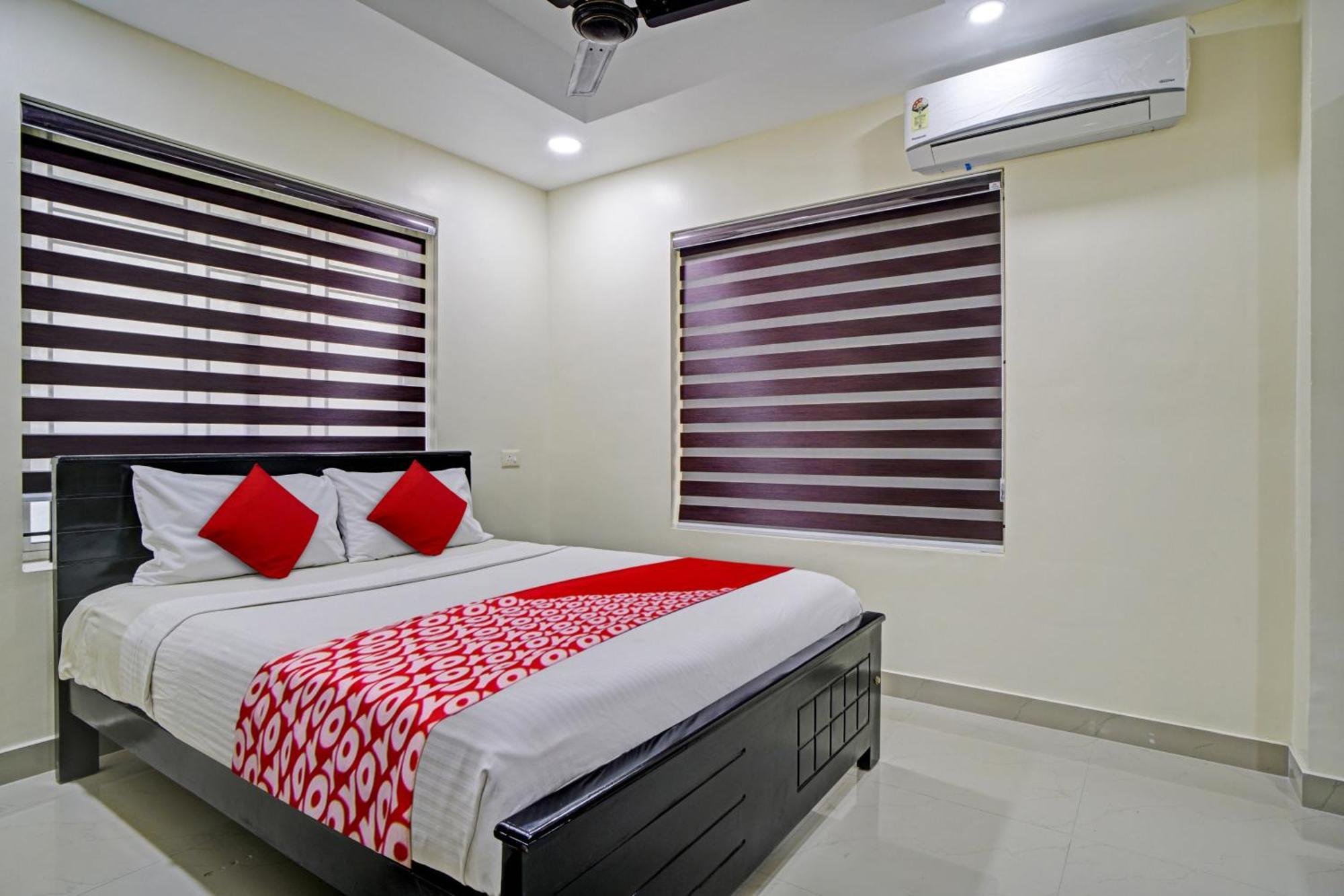 Hotel O Crystal Executive Suites Kochi Exteriör bild