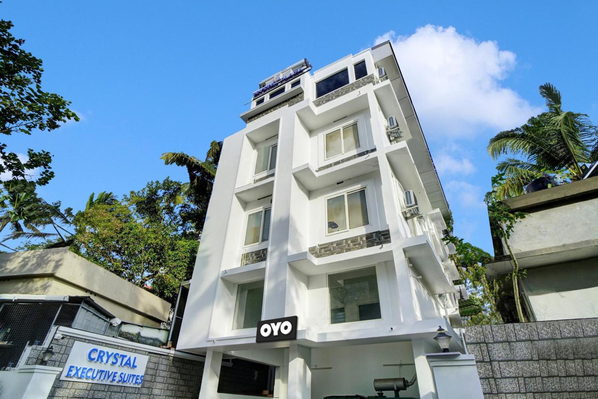Hotel O Crystal Executive Suites Kochi Exteriör bild