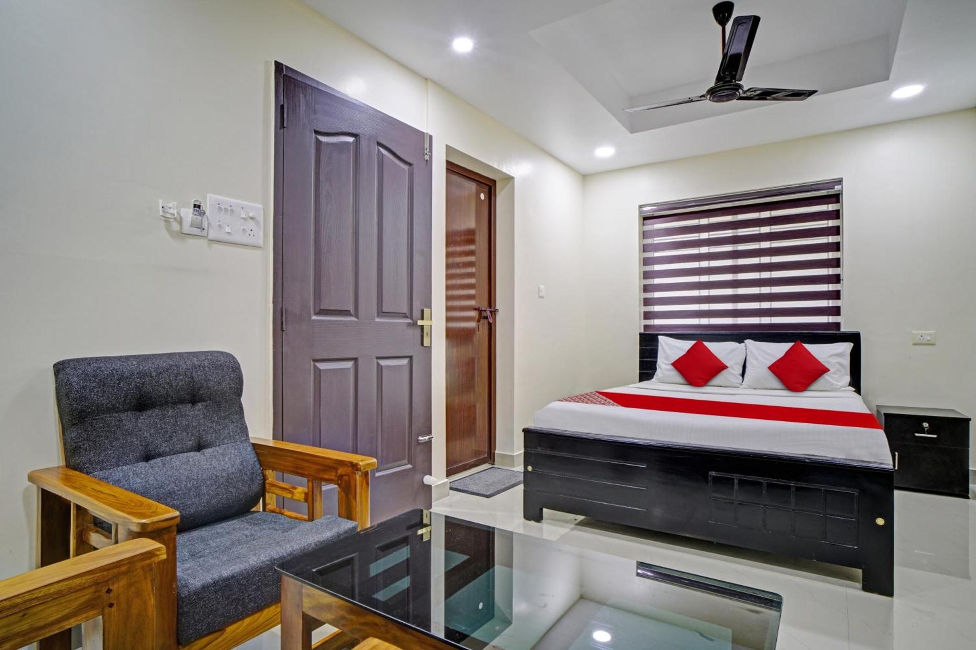 Hotel O Crystal Executive Suites Kochi Exteriör bild