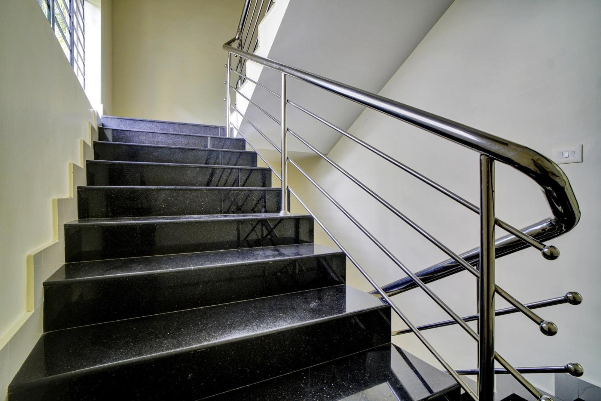 Hotel O Crystal Executive Suites Kochi Exteriör bild