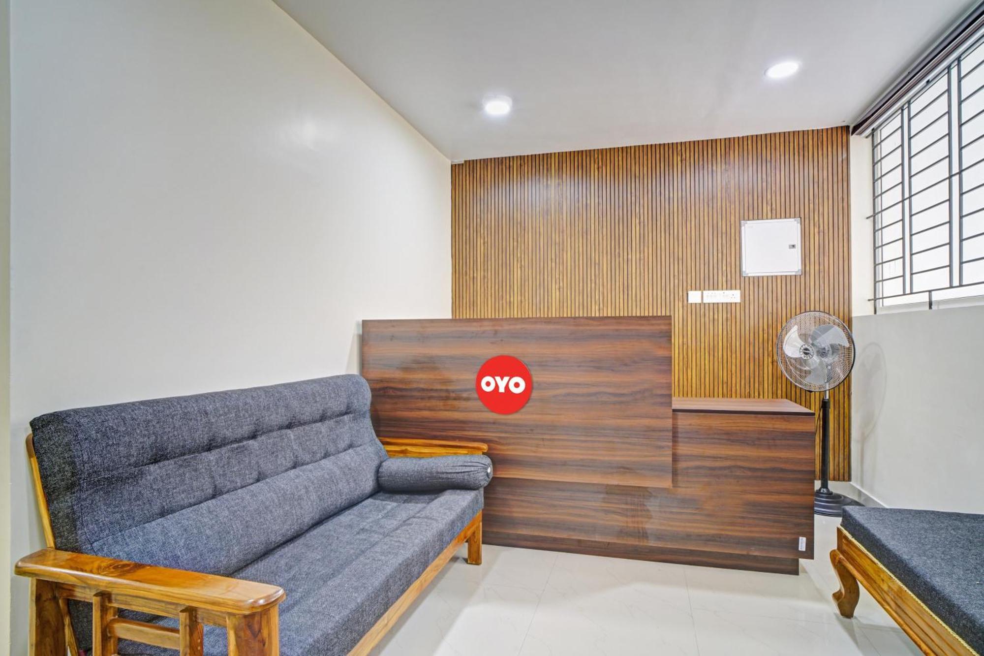 Hotel O Crystal Executive Suites Kochi Exteriör bild